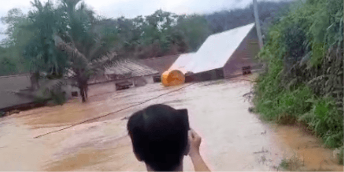 Banjir Bandang Terjang Kampung Long Laai dan Long Ayap, Berau: Warga Mengungsi, Fasilitas Umum Hancur