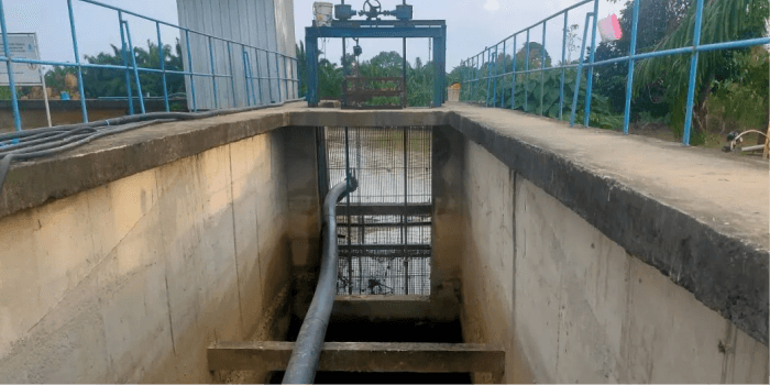 Perumda Tirta Kandilo Paser mendapat ancaman Kekurangan Bahan Baku Air Bersih .