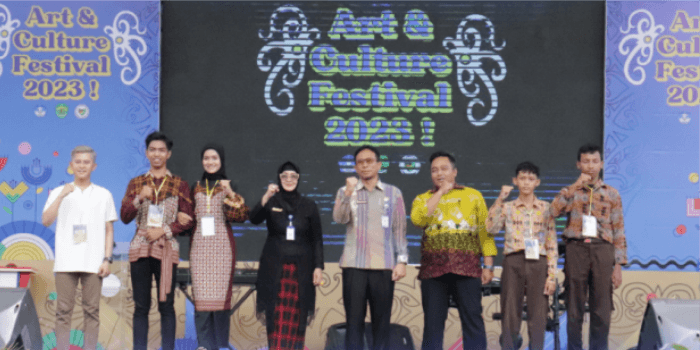 Merayakan keberagaman seni dan budaya Kalimantan Timur oleh UPTD Taman Budaya Provinsi.