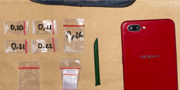 Wanita yang Tertangkap Menunggu Pelanggan Sabu di Samarinda