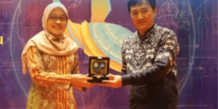 Pelaksanaan Reformasi Birokrasi melalui tata kelola pemerintahan berbasis elektronik.