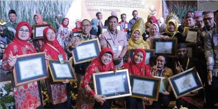 Sejumlah 57 Sekolah di Kaltim Terima Penghargaan Adiwiyata Mandiri dan Adiwiyata Nasional Tahun 2023