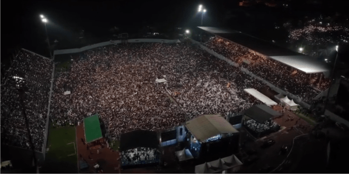 Muslim yang berkumpul untuk mengikuti dan menyaksikan Kaltim Bershalawat 2023