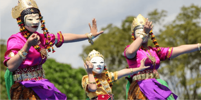 Memperkuat Keberagaman Seni Budaya dan Lestarikan Tari Topeng Kutai di Kutai Kartanegara