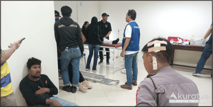 Duel Sengit Gresik United vs Deltras FC: Kerusuhan Pecah di Stadion Gelora Joko Samudro