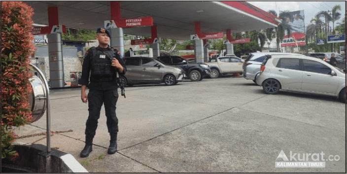 Detasemen Gegana Brimob Polda Kaltim Gencarkan Patroli di Kawasan SPBU Sepinggan Balikpapan