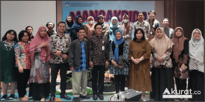 Teknologi Informasi (TI) dalam Dunia Kerja: Menyelami Dampak Positif dan Negatifnya