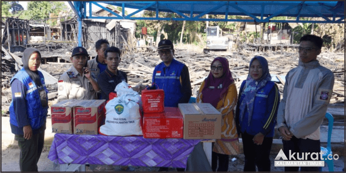 Aksi Tanggap Cepat: Dinas Sosial Kaltim Salurkan Bantuan Logistik untuk Korban Kebakaran di Bengalon
