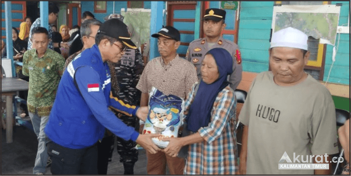 Pemprov Kaltim Salurkan Bantuan Logistik untuk Korban Kebakaran di Kampung Kajang: Dukungan dalam Krisis