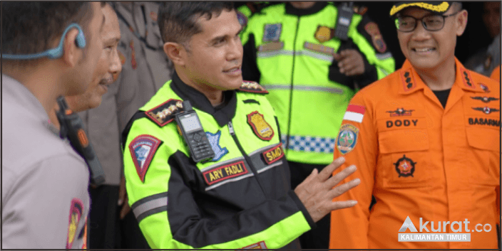 Kapolresta Samarinda Beraksi! Patroli Cegah Kemacetan Arus Balik Idul Fitri di Bandara dan Pelabuhan